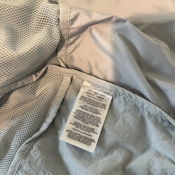 Columbia windbreaker jacket! Size 1X. Excellent condition. Optional hood - Picture 6 of 7